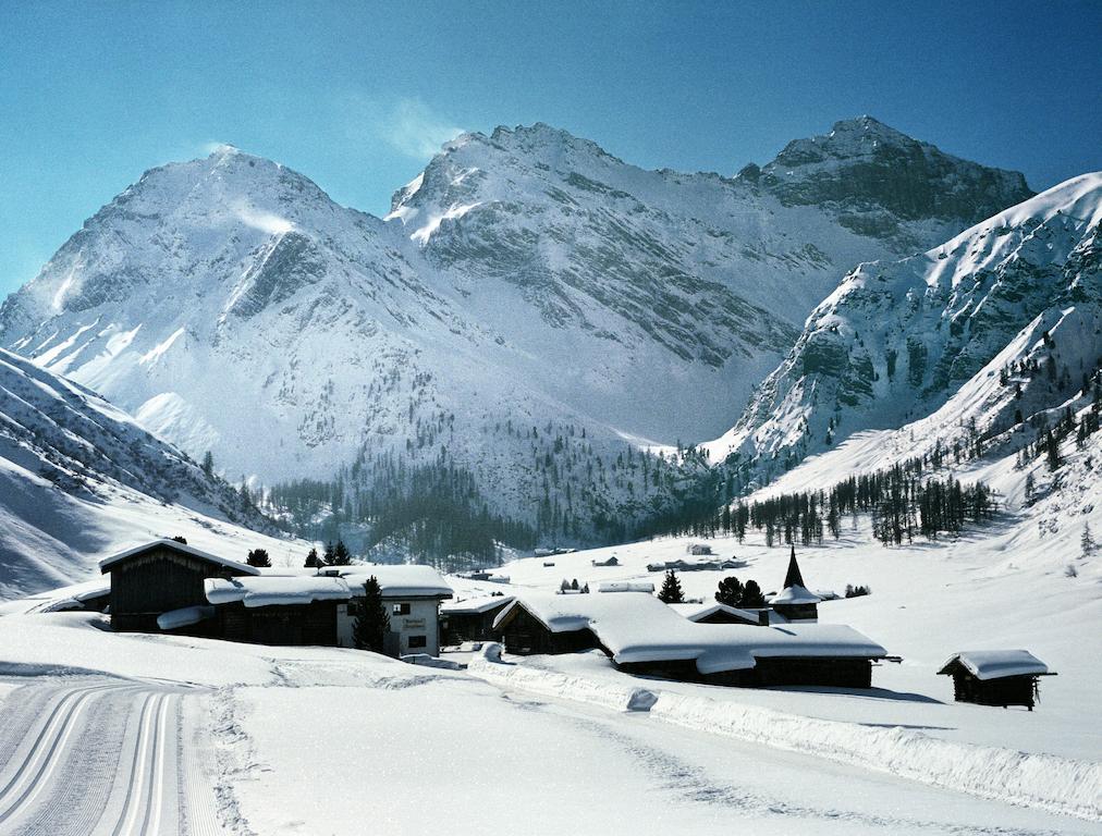 Mountain Plaza Hotel Davos Exterior photo